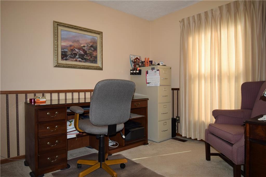 6327 Floyd Drive Springfield, OH 45502 - Photo 5 of 44
