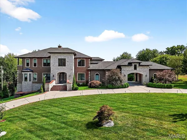 $2,995,000 | 13354 Thornhill Drive, St. Louis, MO 63131