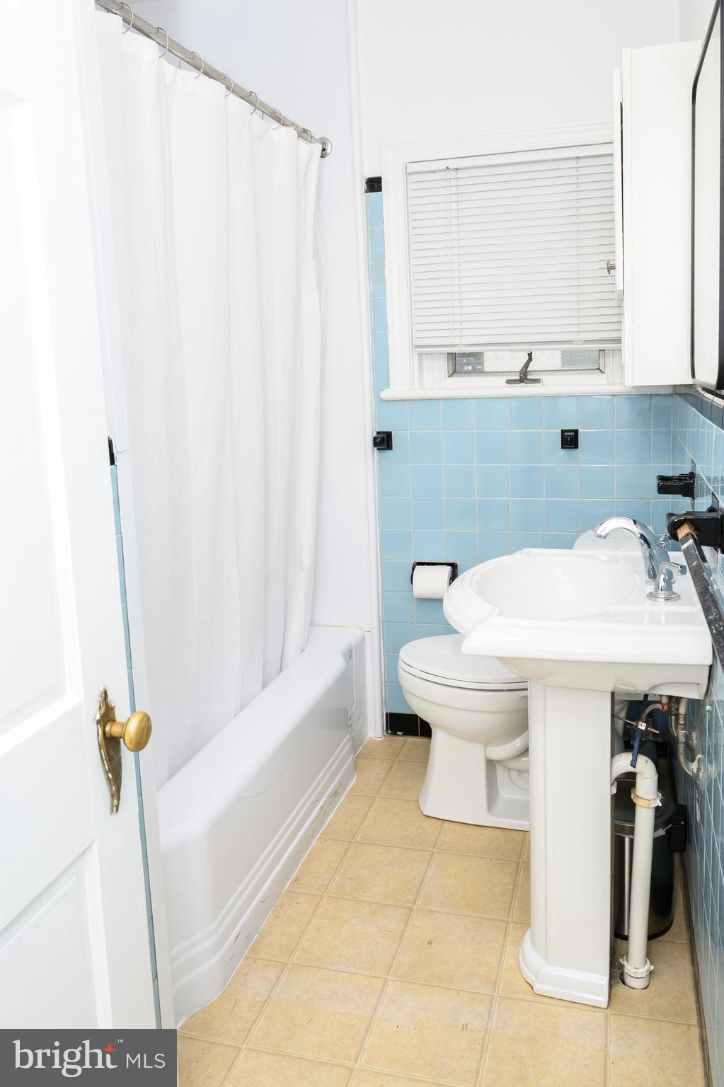 220 Balligomingo Road Conshohocken, PA 19428 - Photo 17 of 28