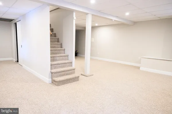 en view of an empty room