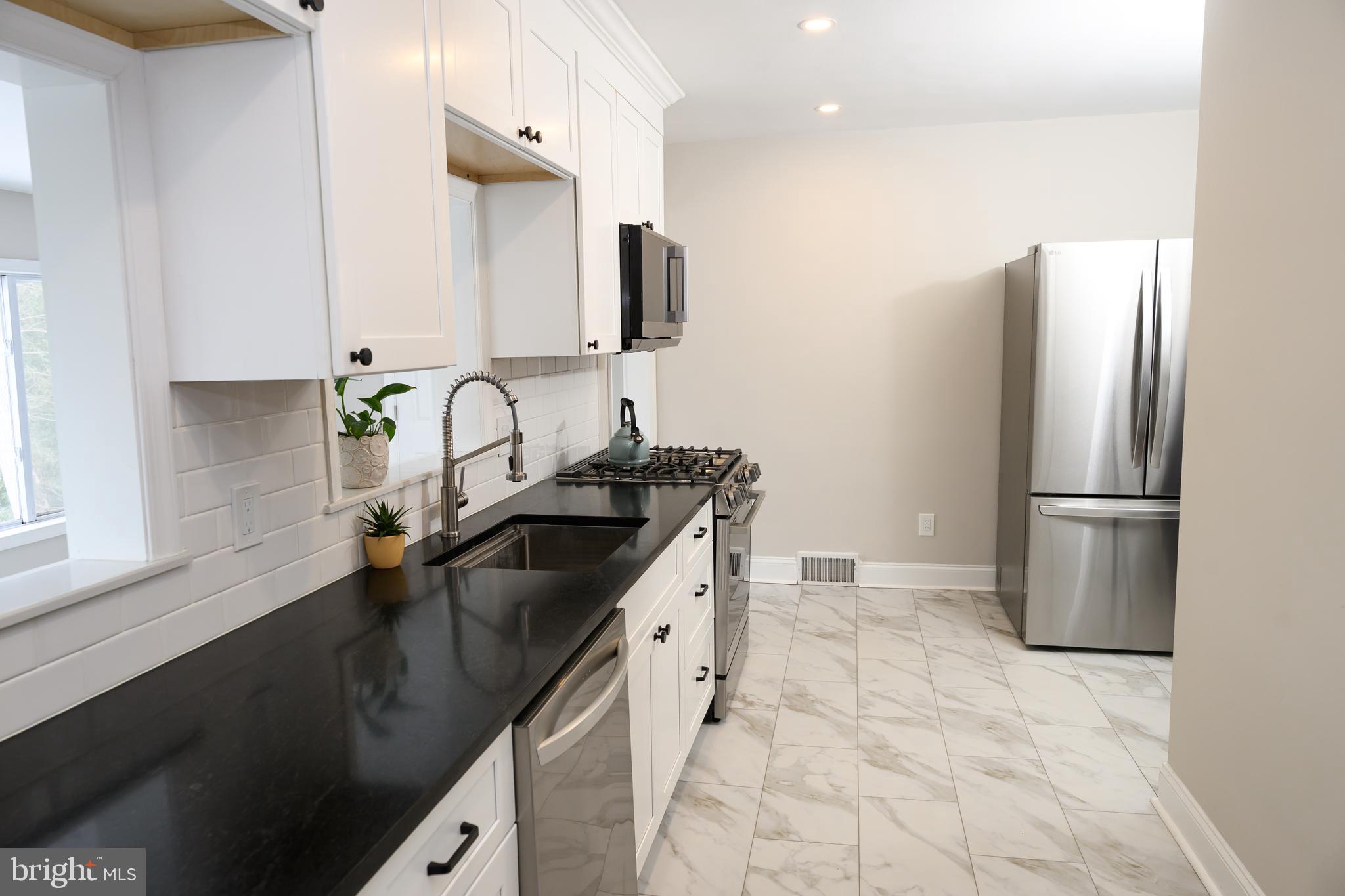 220 Balligomingo Road Conshohocken, PA 19428 - Photo 8 of 28