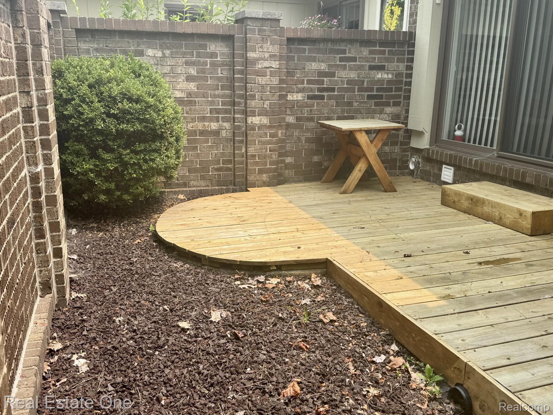 2963 Meadowbrook Drive Rochester, MI 48309 - Photo 7 of 48 Private patio area.jpeg