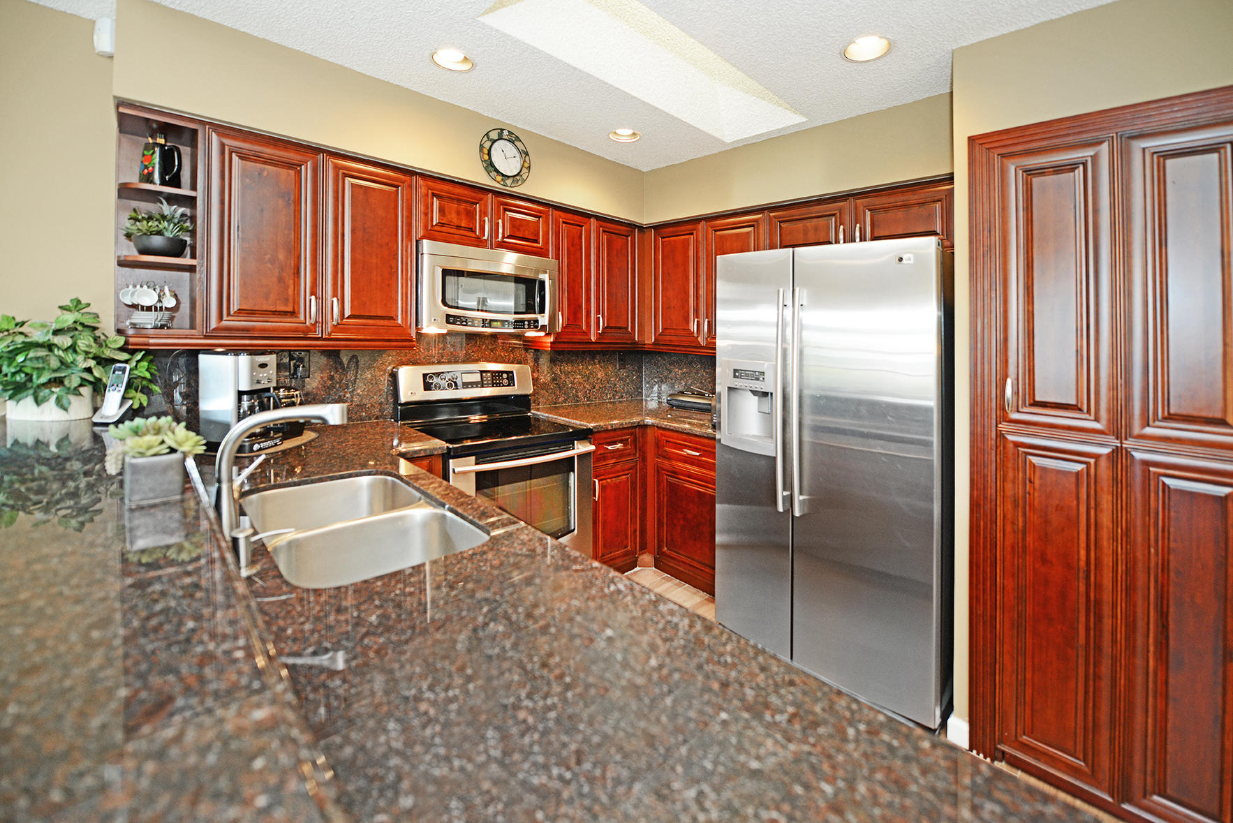 1906 Northwest 8th Street Boca Raton, FL 33486 - Photo 11 of 37 KITCHEN