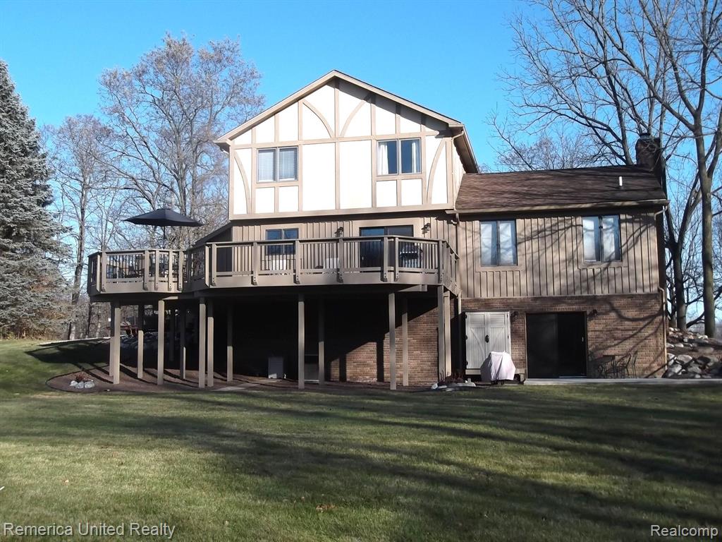 9551 Currie Road Northville, MI 48167 - Photo 4 of 24