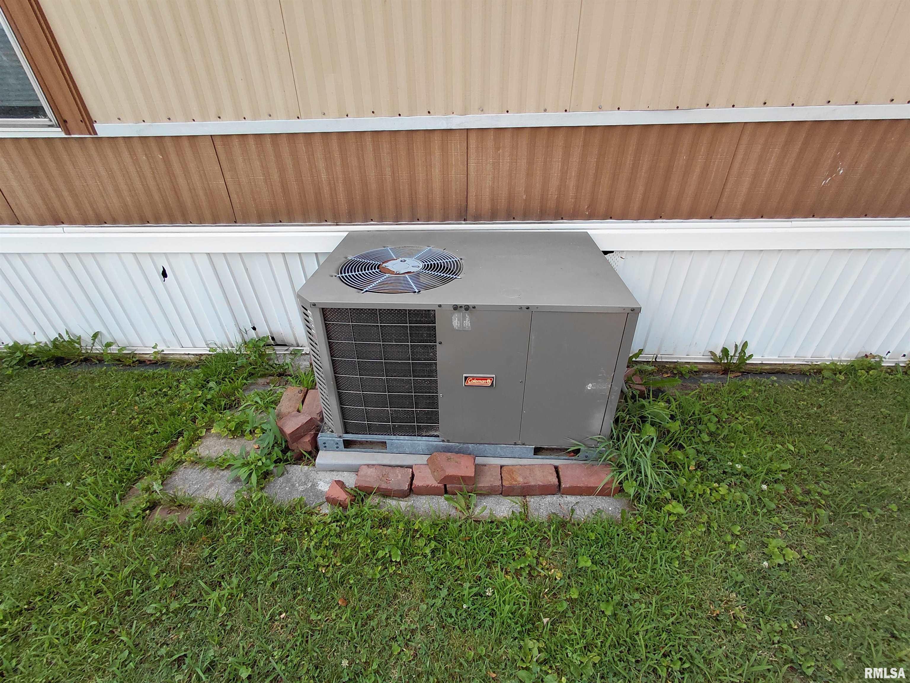 1100 West Locust Street Canton, IL 61520 - Photo 39 of 39