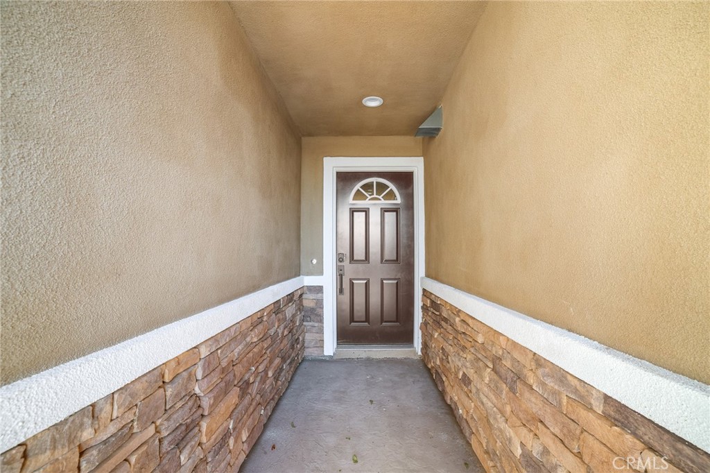 900 South Hert Street Colton, CA 92324 - Photo 23 of 26 a view of hallway with stairs