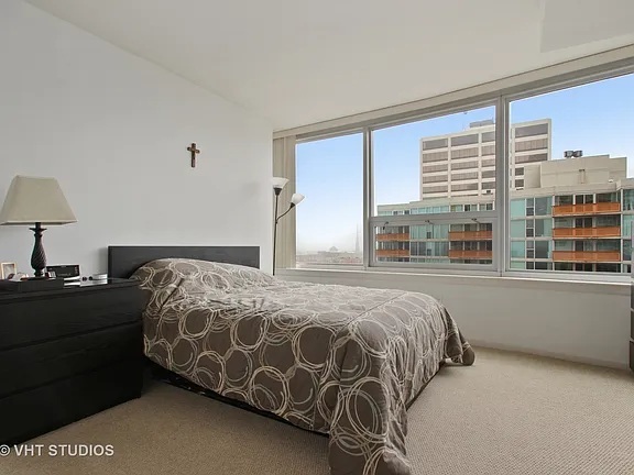 807 Davis Street, Unit 903 Evanston, IL 60201 - Photo 5 of 16