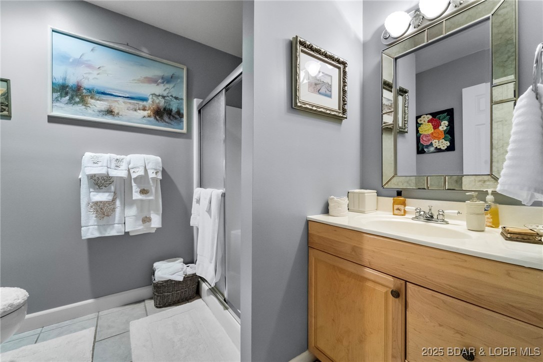 1008 South Beacon Ridge Lake Ozark, MO 65049 - Photo 30 of 50 Full bath upper level