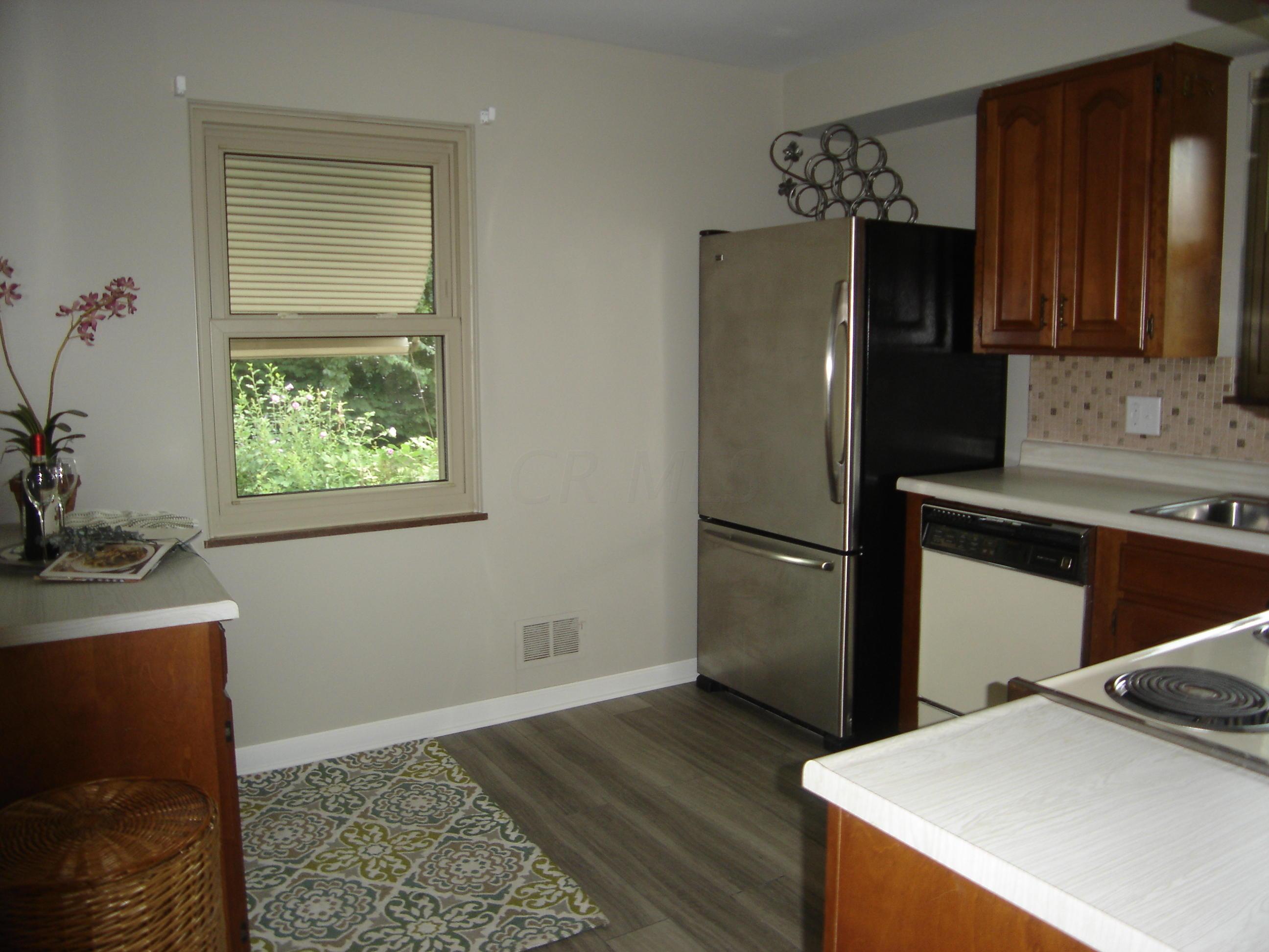3267 Kenyon Road Upper Arlington, OH 43221 - Photo 4 of 23
