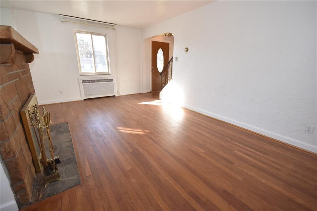 575 Kelso Road Pittsburgh, PA 15243 - Photo 4 of 24 Another view of the living room