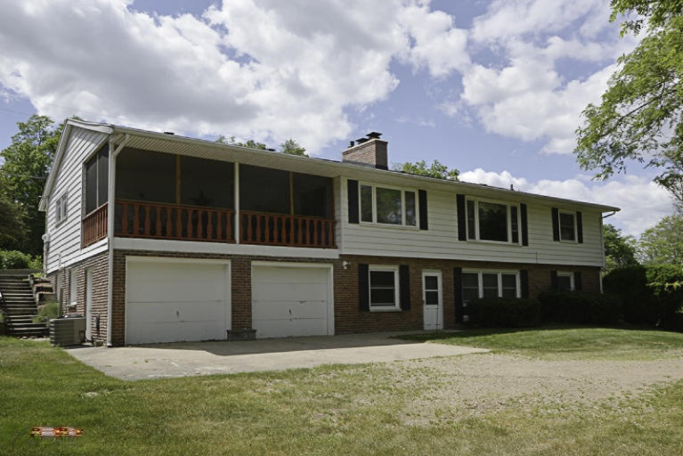 4706 Ravine Road Kalamazoo, MI 49004 - Photo 4 of 40 4706Ravine_37