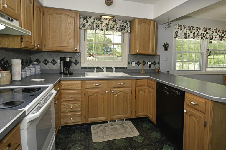 4706 Ravine Road Kalamazoo, MI 49004 - Photo 6 of 40 4706Ravine_10