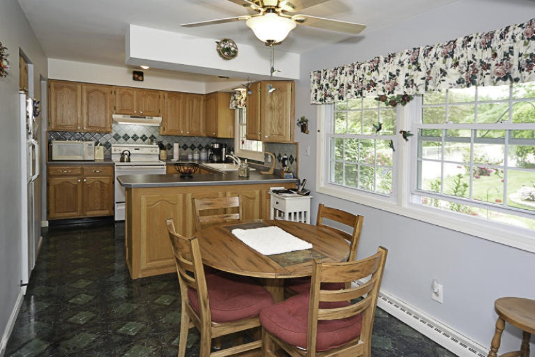 4706 Ravine Road Kalamazoo, MI 49004 - Photo 8 of 40 4706Ravine_08