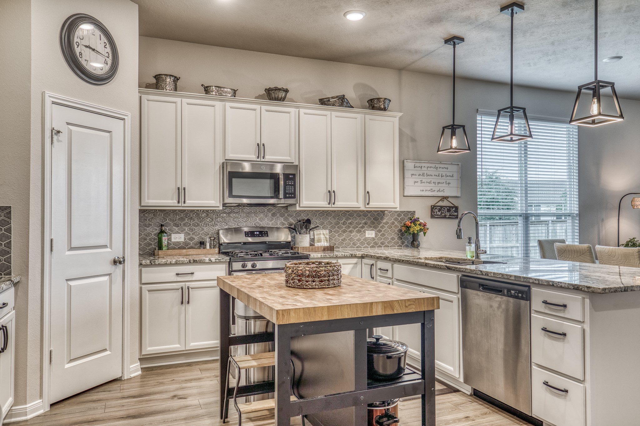 1016 Old Vine Road Brenham, TX 77833 - Photo 4 of 25