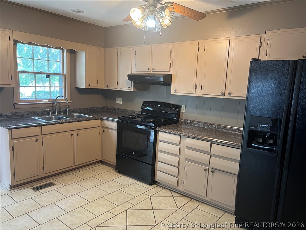 1007 Lisa Circle Spring Lake, NC 28390 - Photo 7 of 19