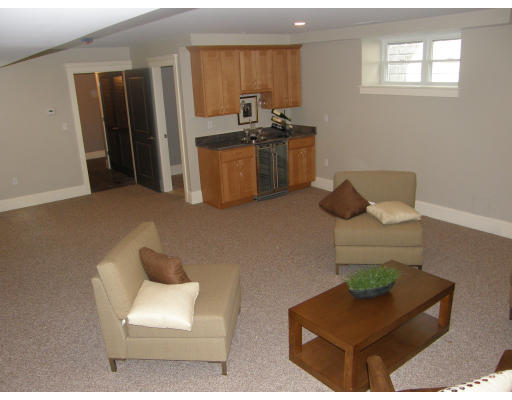 151-149 Elmer Road, Unit 1 Boston, MA 02124 - Photo 10 of 12 Gallery Image 10