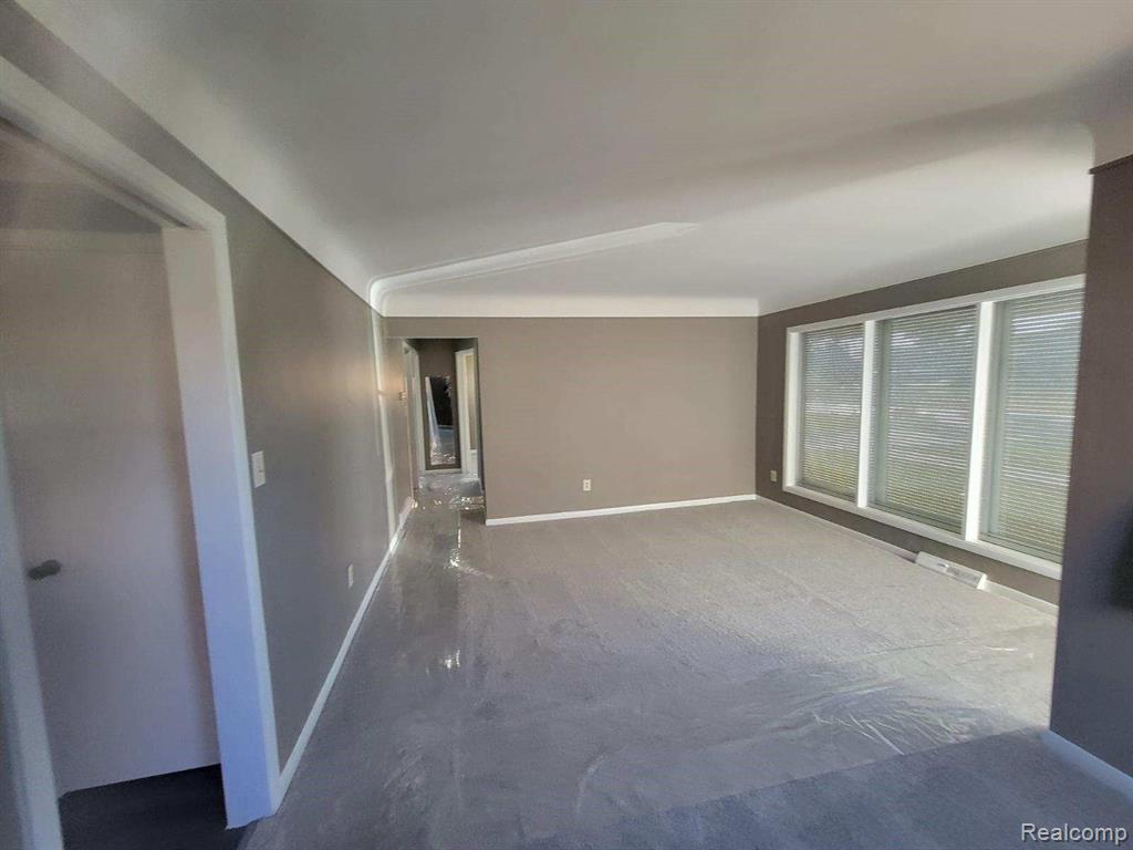 24710 Kelly Road Eastpointe, MI 48021 - Photo 10 of 12