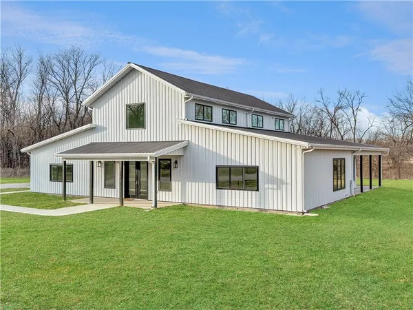 $560,000 | 127 Northwest 1050th Road, Warrensburg, MO 64093