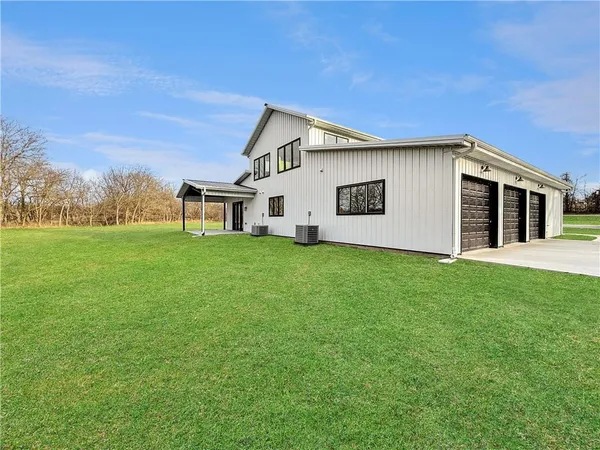 $560,000 | 127 Northwest 1050th Road, Warrensburg, MO 64093