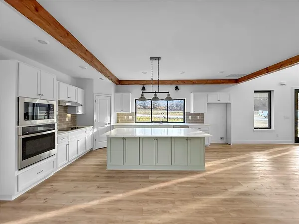 $560,000 | 127 Northwest 1050th Road, Warrensburg, MO 64093