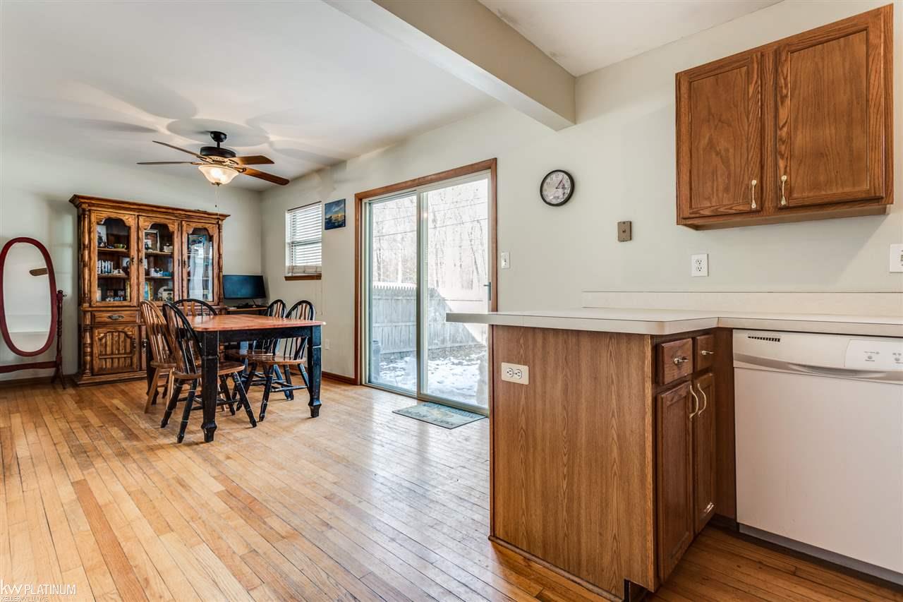 9111 Maple Road Algonac, MI 48001 - Photo 7 of 29 50035163-6.JPG