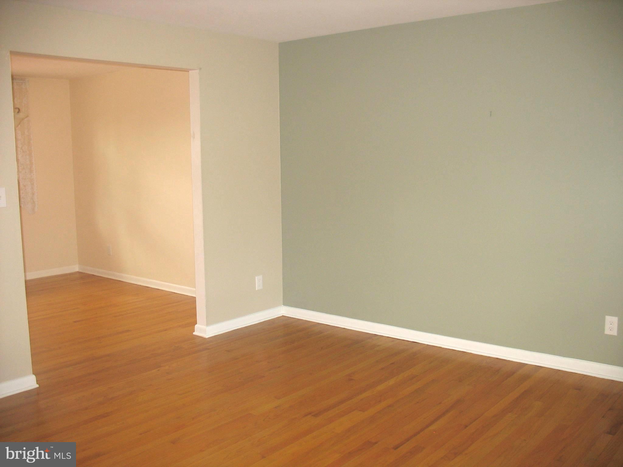 1605 Myamby Road Baltimore, MD 21286 - Photo 23 of 51 Living Room