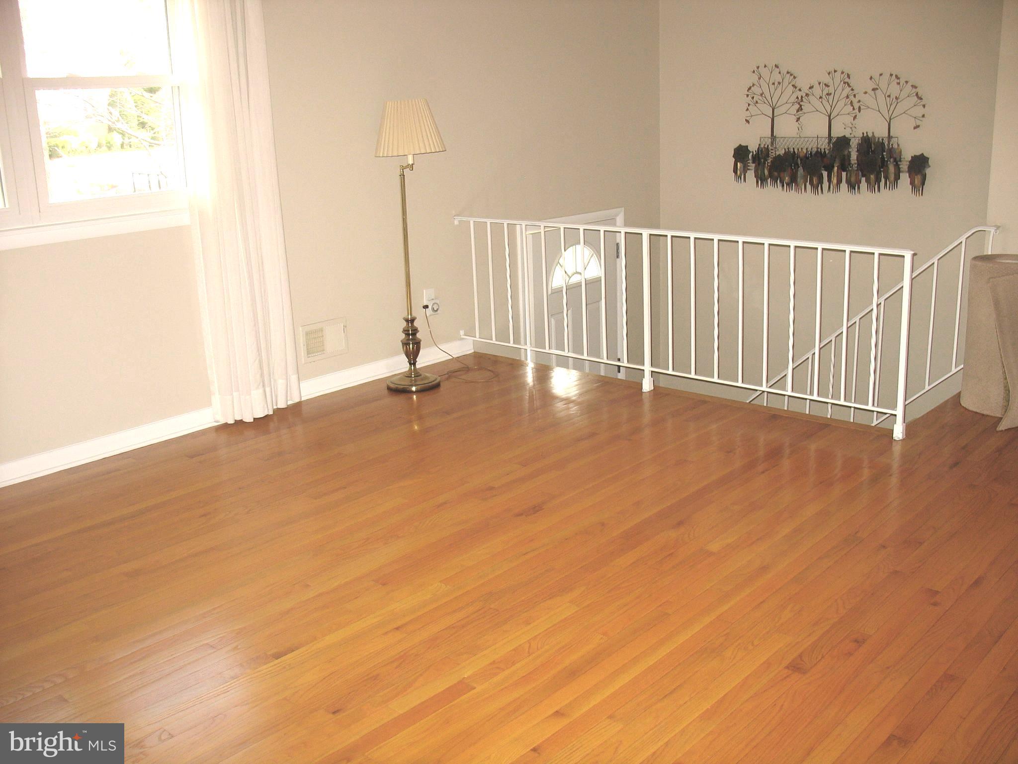 1605 Myamby Road Baltimore, MD 21286 - Photo 25 of 51 Living Room