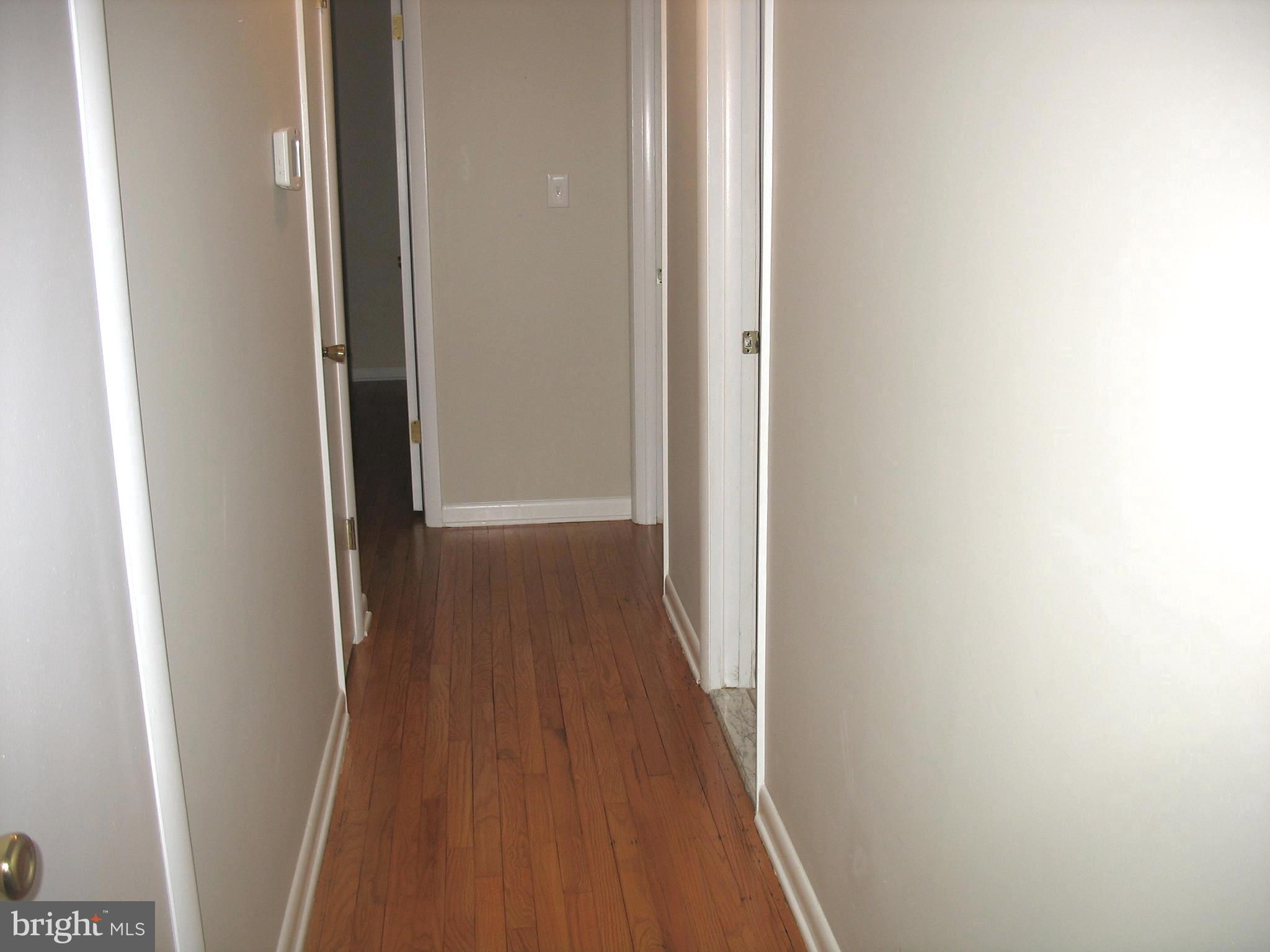1605 Myamby Road Baltimore, MD 21286 - Photo 5 of 51 Hallway