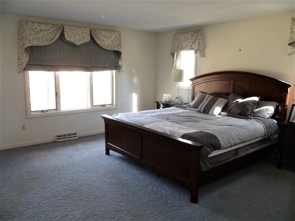 580 Wolf Swamp Road Longmeadow, MA 01106 - Photo 11 of 25 Gallery Image 11