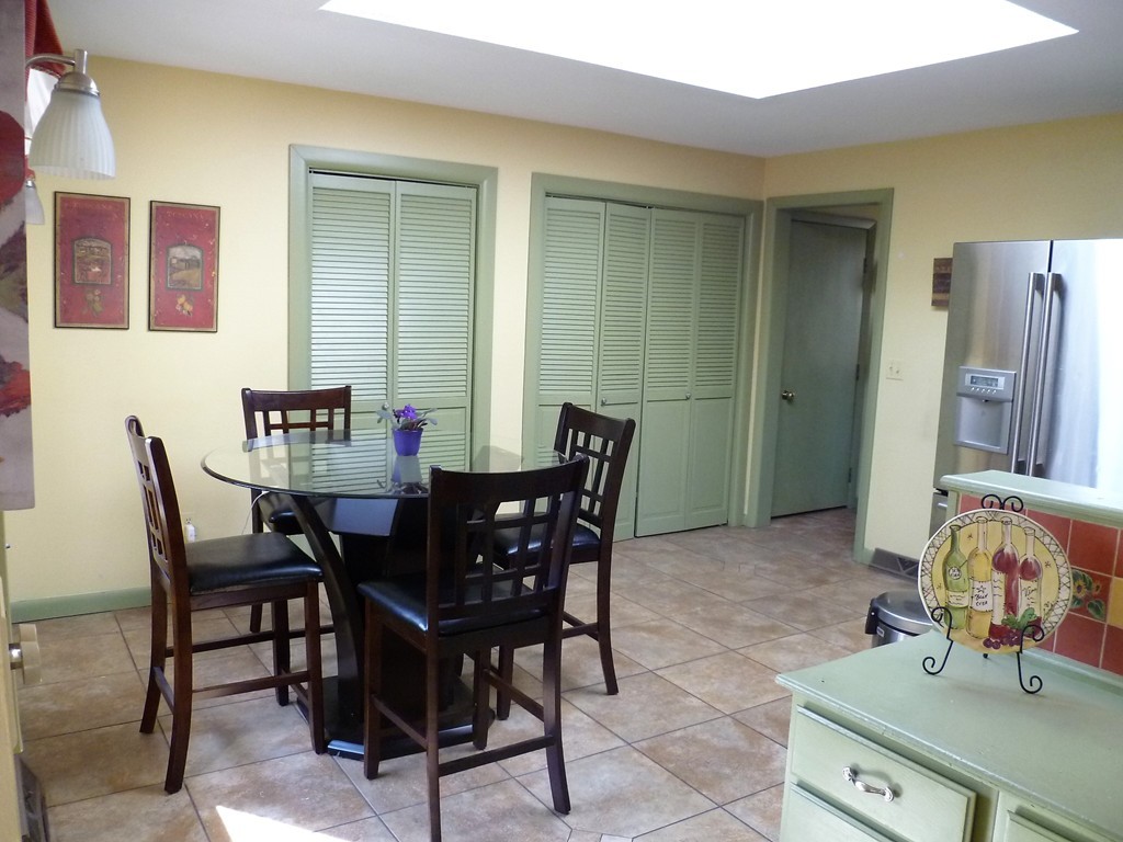 580 Wolf Swamp Road Longmeadow, MA 01106 - Photo 3 of 25 Gallery Image 3