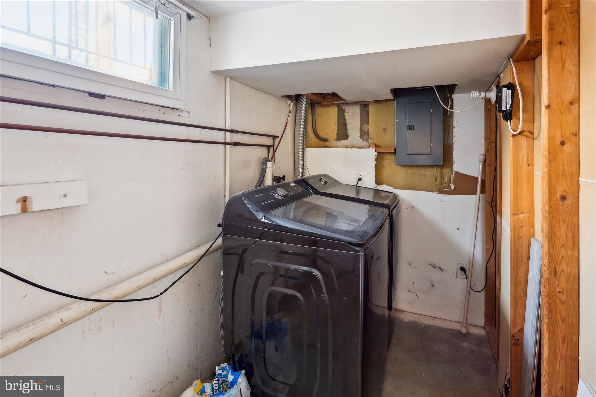 1075 Elm Road Halethorpe, MD 21227 - Photo 30 of 41 a utility room with dryer and washer