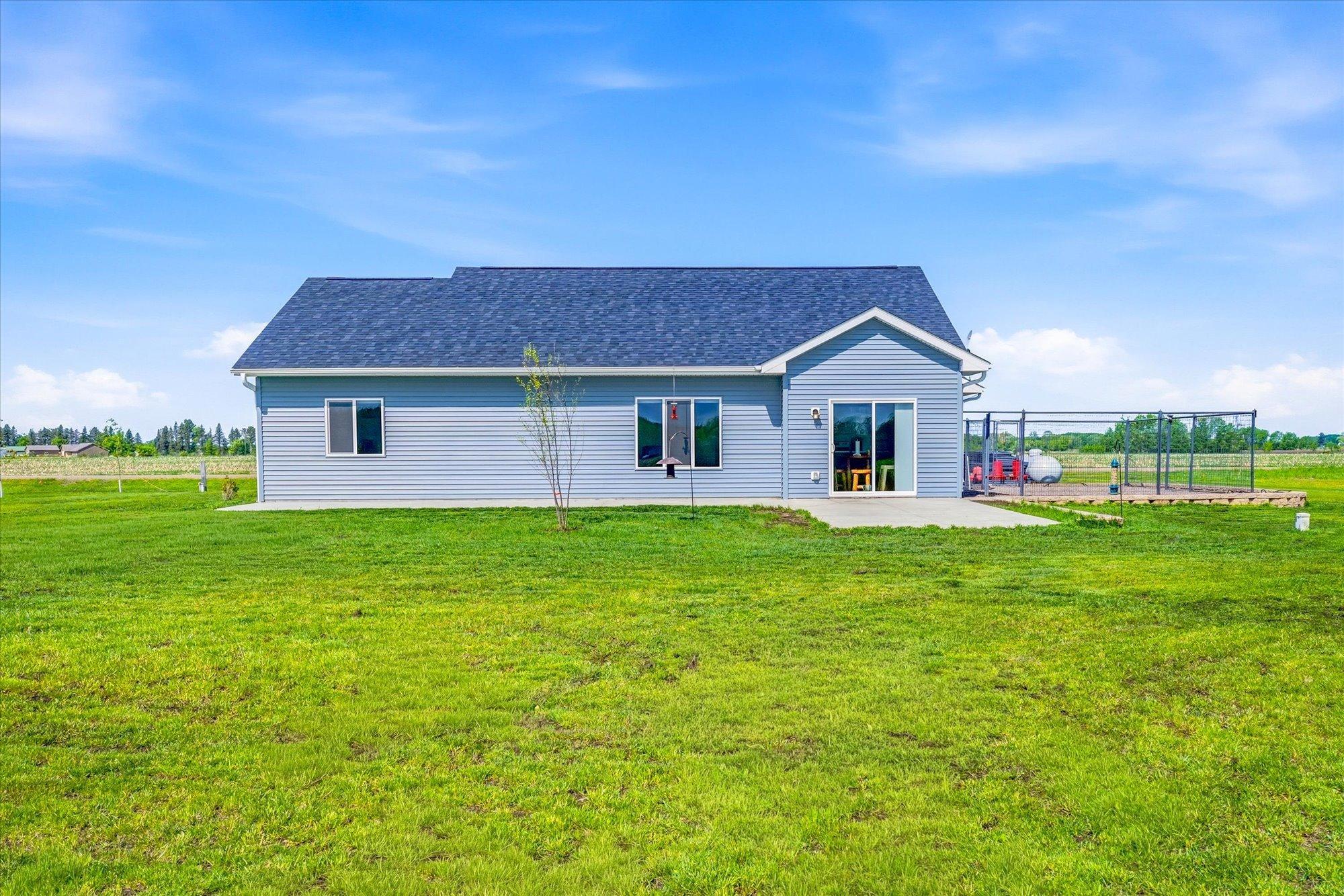 8594 Dolphin Road Princeton, MN 55371 - Photo 2 of 34