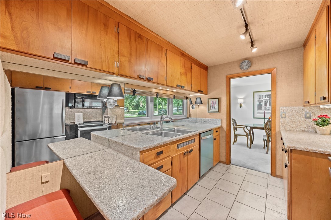 20600 Sydenham Road Shaker Heights, OH 44122 - Photo 13 of 44 Gallery Image 13
