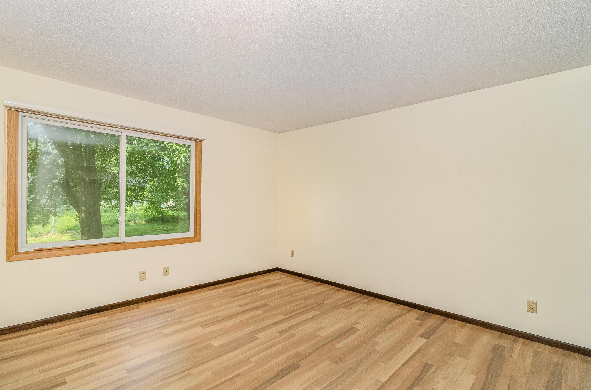 7880 Rimbley Road Woodbury, MN 55125 - Photo 14 of 16 Gallery Image 14