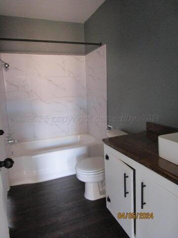 415 North Harvey Street Borger, TX 79007 - Photo 4 of 9 Bathroom