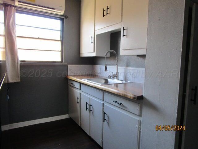 415 North Harvey Street Borger, TX 79007 - Photo 6 of 9 kitchen