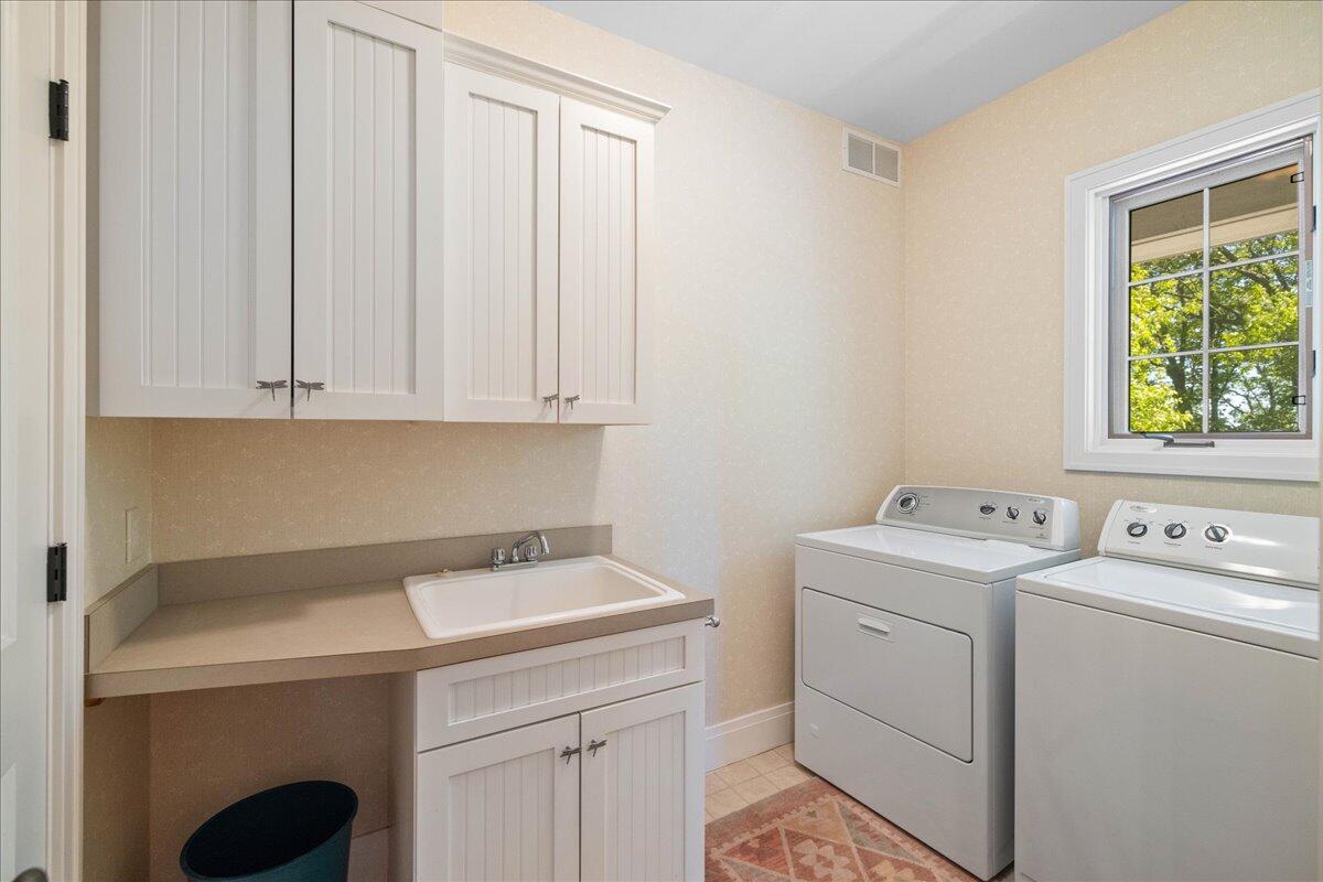 4679 Forest Ridge Drive Holland, MI 49423 - Photo 18 of 99