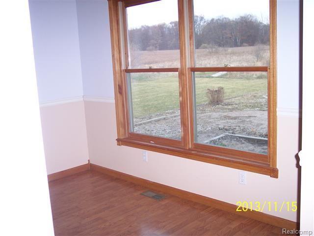 1686 Smith Road Lapeer, MI 48446 - Photo 21 of 26 dining rm 2.jpg