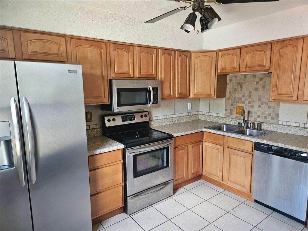 148 Glen Acres Court Decatur, GA 30035 - Photo 3 of 13
