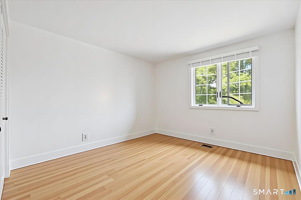 85 River Road, Unit M5 Essex, CT 06426 - Photo 24 of 35 Guest bedroom