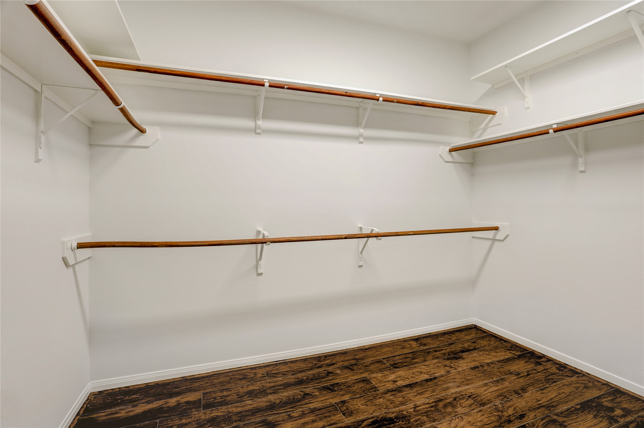 2811 Travick Lane Houston, TX 77073 - Photo 17 of 33 a view of a room