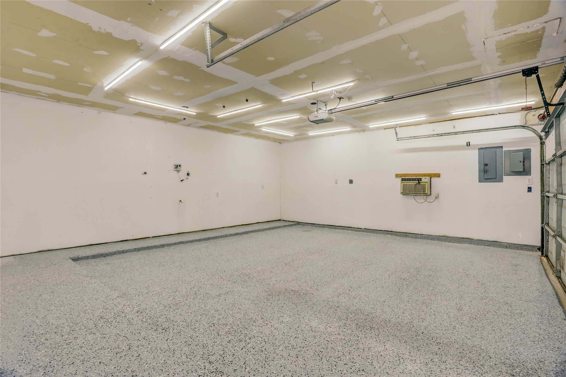 2811 Travick Lane Houston, TX 77073 - Photo 27 of 33 a view of an empty room