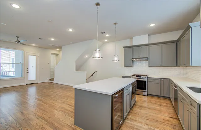 $389,990 | 2810 Grand Fountains Drive, Unit B, Houston, TX 77054