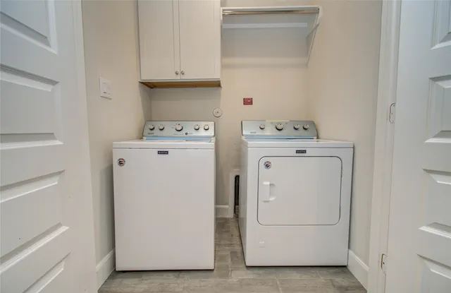 $389,990 | 2810 Grand Fountains Drive, Unit B, Houston, TX 77054