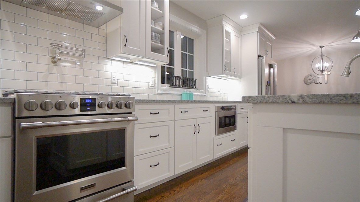 98 Fairhaven Road Cumberland, RI 02864 - Photo 4 of 38