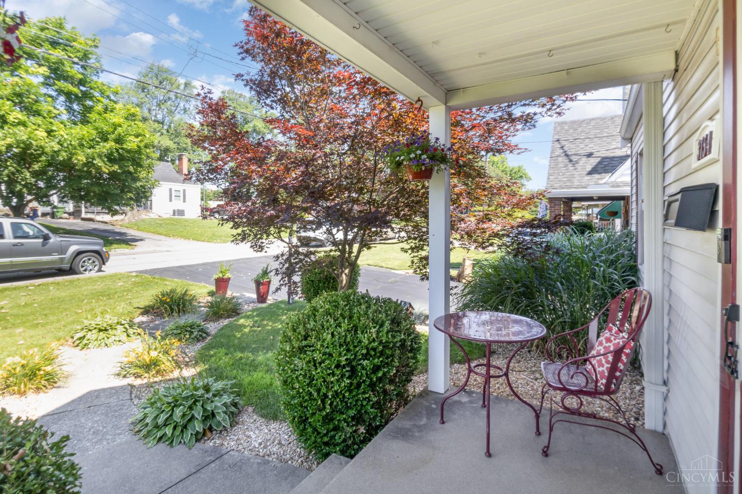 3754 Eyrich Road Cincinnati, OH 45248 - Photo 2 of 17
