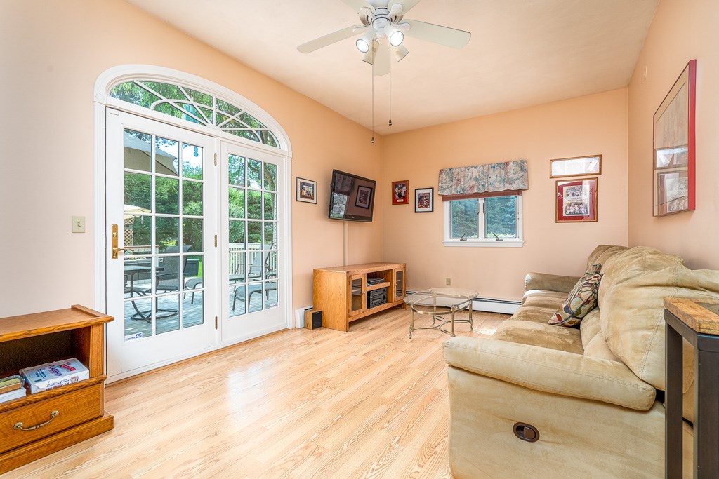 17 Fox Run Cranston, RI 02921 - Photo 12 of 39 Gallery Image 12