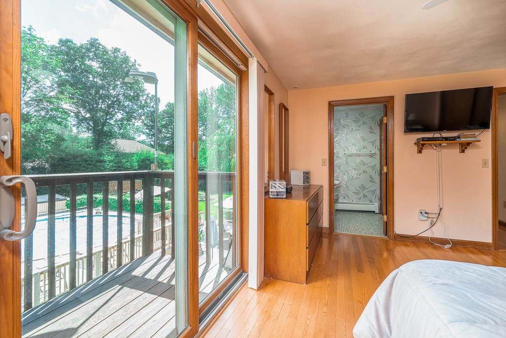 17 Fox Run Cranston, RI 02921 - Photo 15 of 39 Gallery Image 15