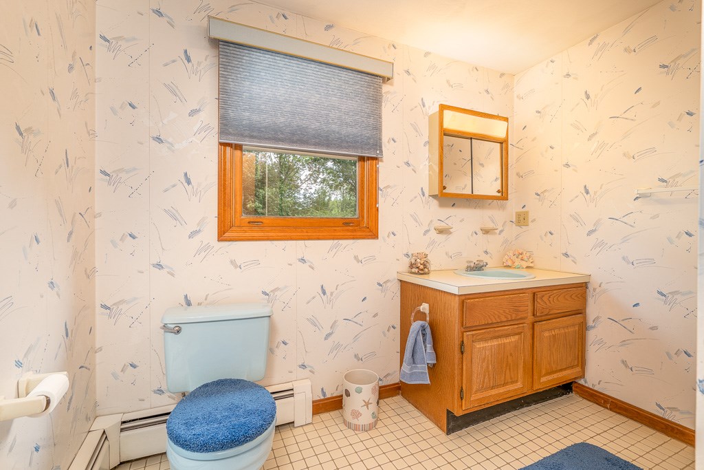 17 Fox Run Cranston, RI 02921 - Photo 23 of 39 Gallery Image 23