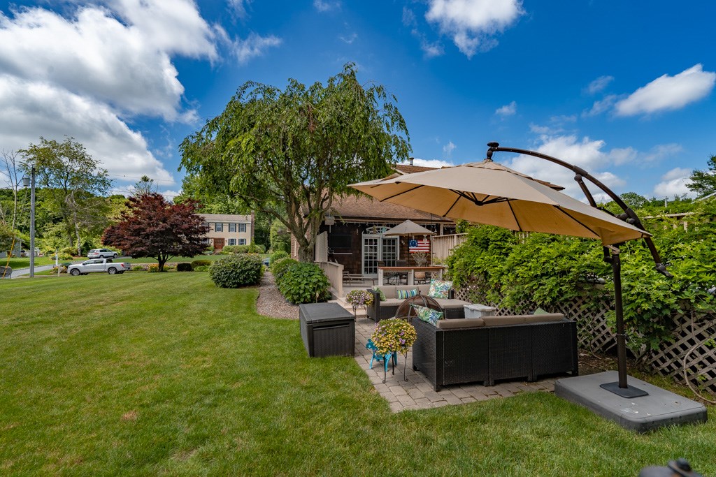 17 Fox Run Cranston, RI 02921 - Photo 38 of 39 Gallery Image 38
